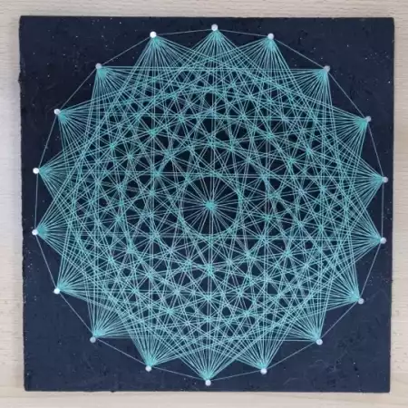 Kristina Hodak - String art