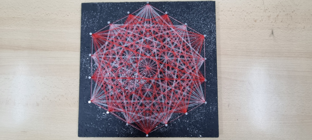 Kristina Hodak - String art