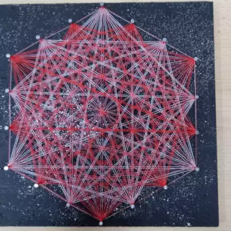 Kristina Hodak - String art