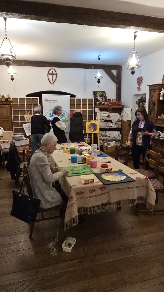 S NAMA JE BOLJE - antistresne kreativne radionice s Udrugom Nismo same