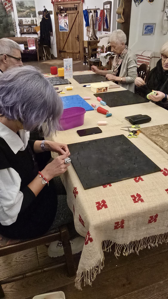 S NAMA JE BOLJE - antistresne kreativne radionice s Udrugom Nismo same