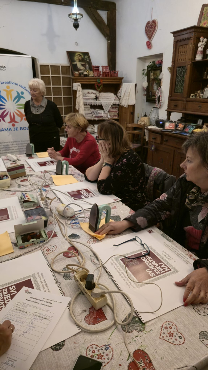 S NAMA JE BOLJE - antistresne kreativne radionice s Udrugom umirovljenika seniori Studentskog grada