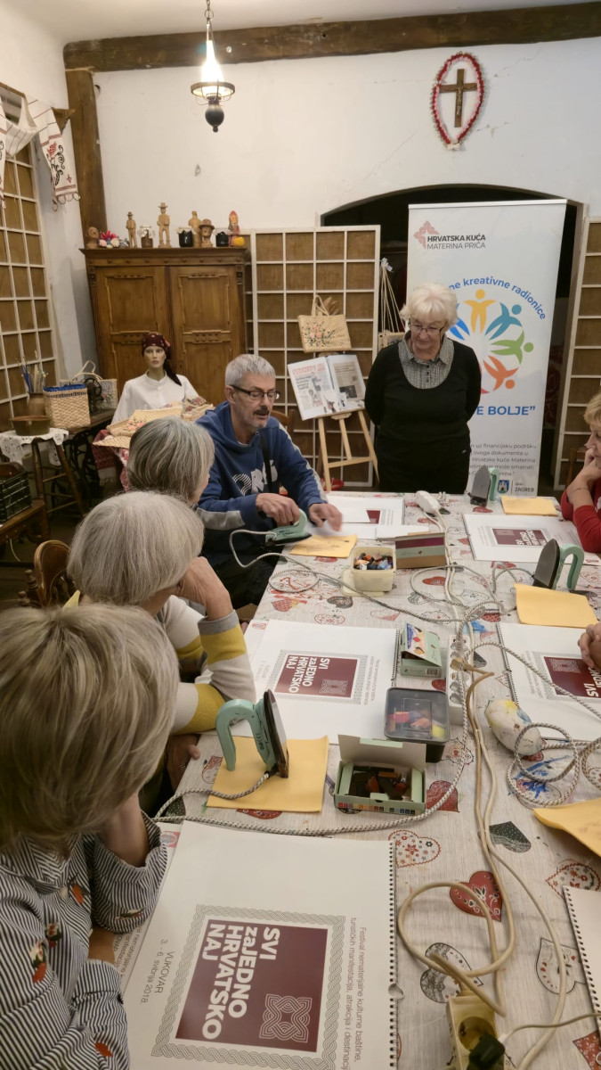 S NAMA JE BOLJE - antistresne kreativne radionice s Udrugom umirovljenika seniori Studentskog grada