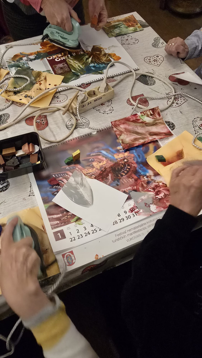 S NAMA JE BOLJE - antistresne kreativne radionice s Udrugom umirovljenika seniori Studentskog grada