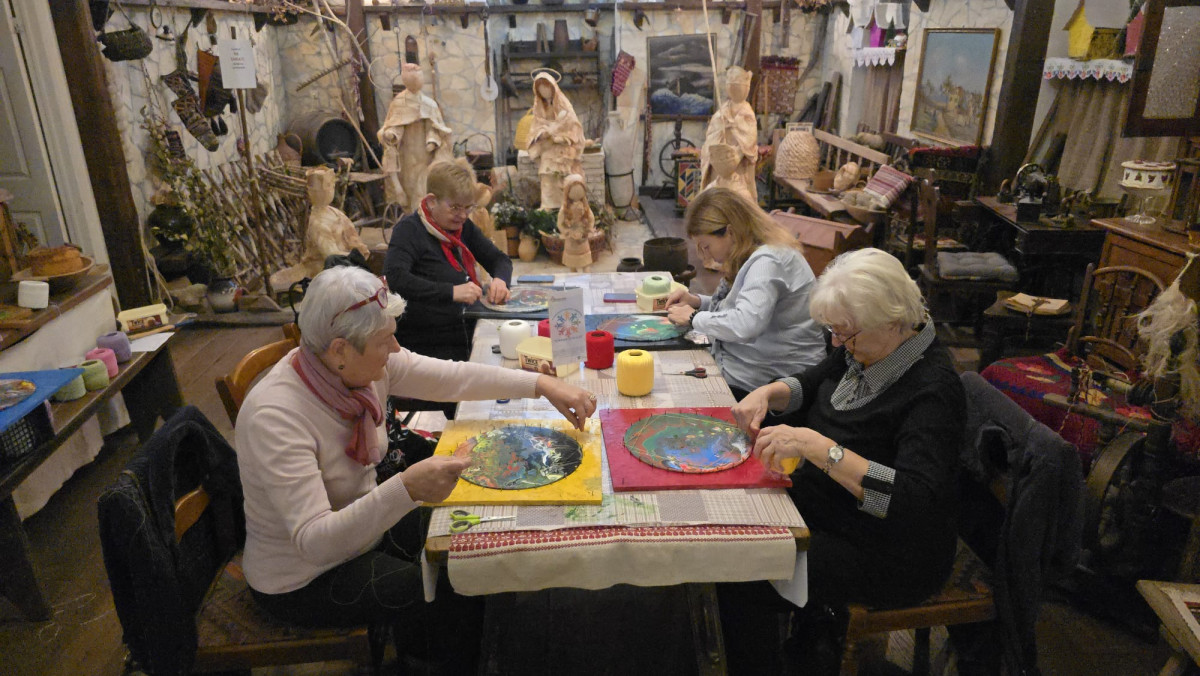 S NAMA JE BOLJE - antistresne kreativne radionice s Udrugom invalida rada Zagreba