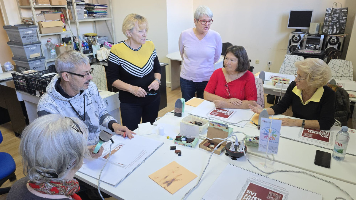 S NAMA JE BOLJE - antistresne kreativne radionice u Domu za starije i nemoćne Trešnjevka