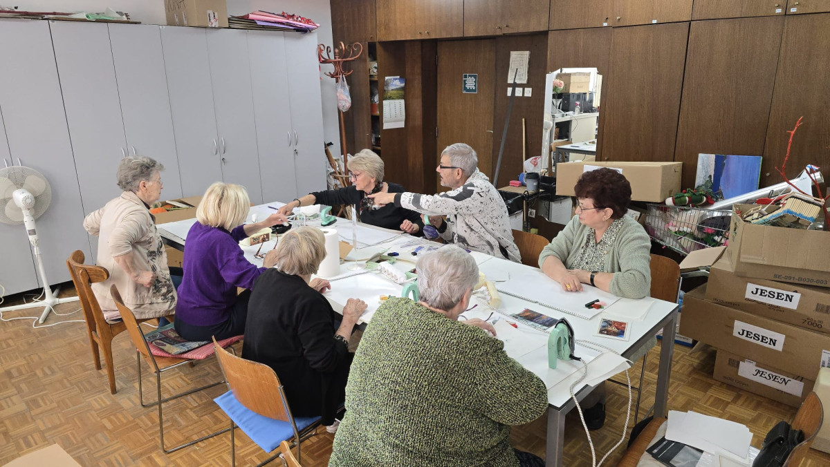 S NAMA JE BOLJE - antistresne kreativne radionice u Domu za starije i nemoćne osobe Trešnjevka