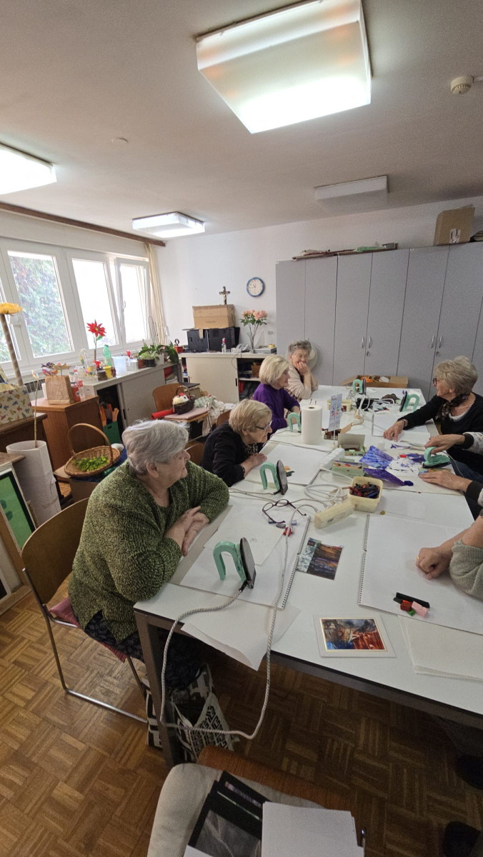 S NAMA JE BOLJE - antistresne kreativne radionice u Domu za starije i nemoćne osobe Trešnjevka