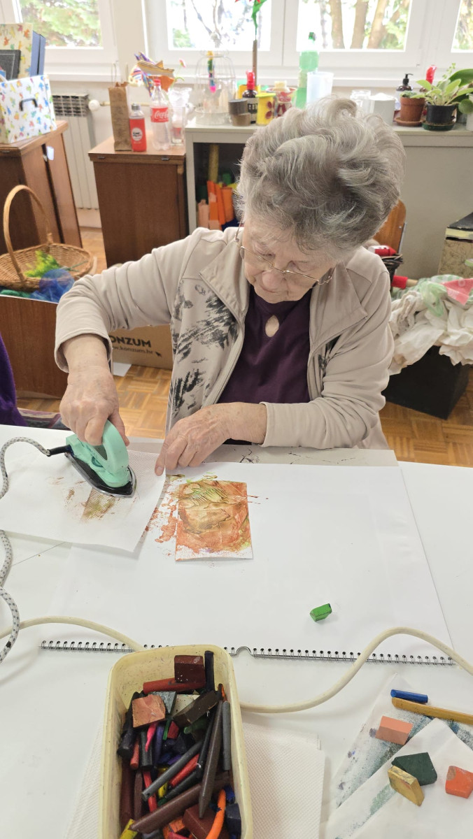 S NAMA JE BOLJE - antistresne kreativne radionice u Domu za starije i nemoćne osobe Trešnjevka