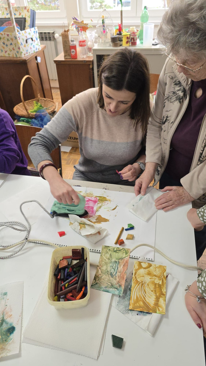 S NAMA JE BOLJE - antistresne kreativne radionice u Domu za starije i nemoćne osobe Trešnjevka