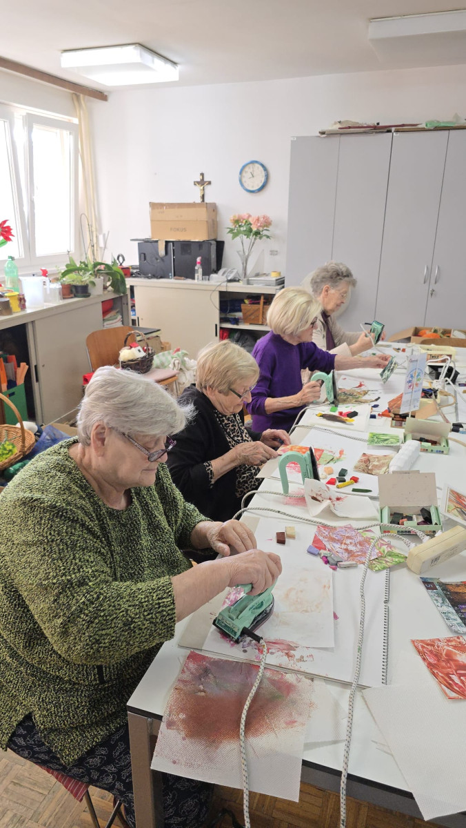 S NAMA JE BOLJE - antistresne kreativne radionice u Domu za starije i nemoćne osobe Trešnjevka