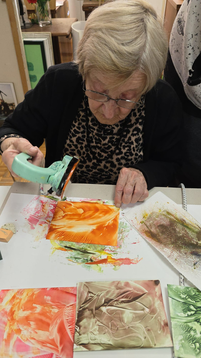 S NAMA JE BOLJE - antistresne kreativne radionice u Domu za starije i nemoćne osobe Trešnjevka