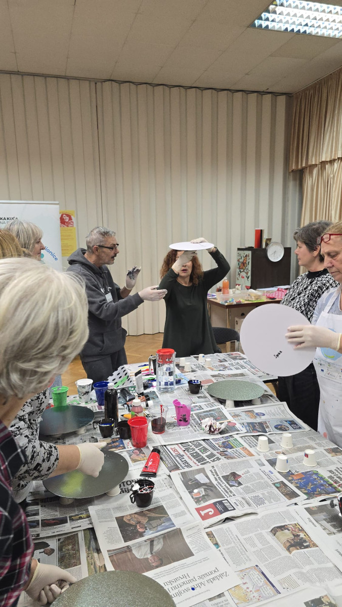 S NAMA JE BOLJE - antistresne kreativne radionice sa Seniorima Studentskog grada