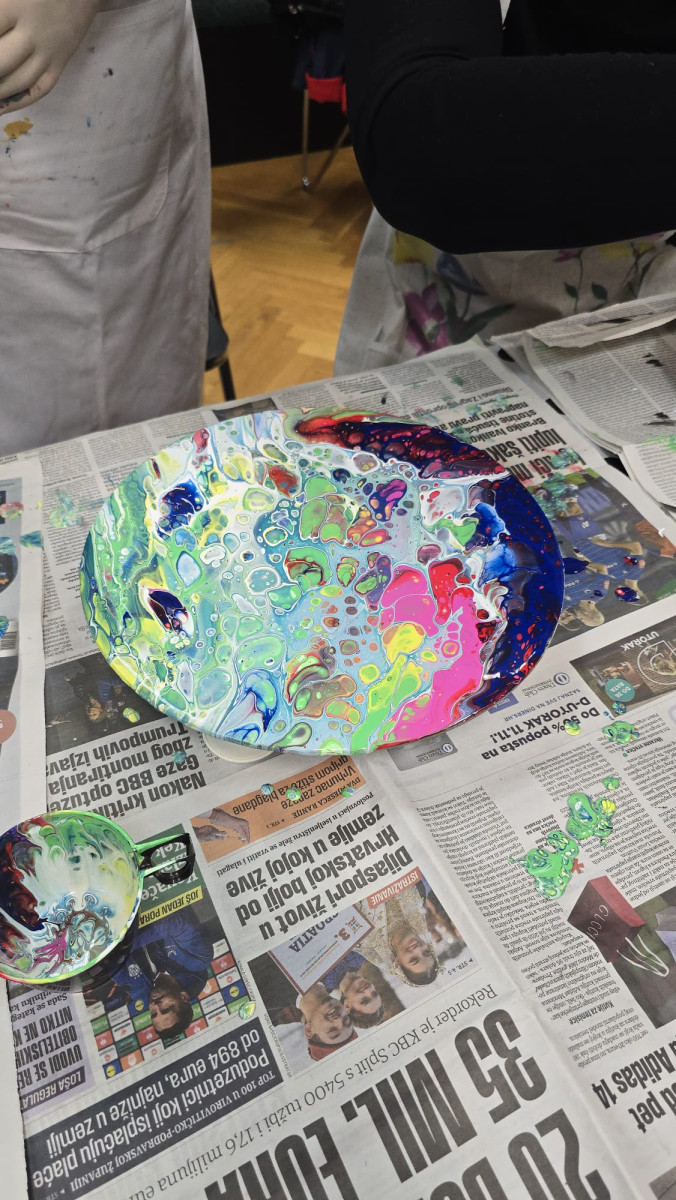 S NAMA JE BOLJE - antistresne kreativne radionice sa Seniorima Studentskog grada