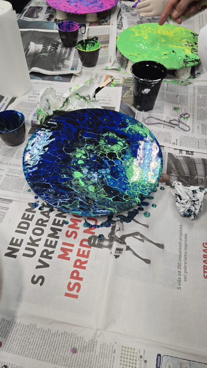 S NAMA JE BOLJE - antistresne kreativne radionice sa Seniorima Studentskog grada