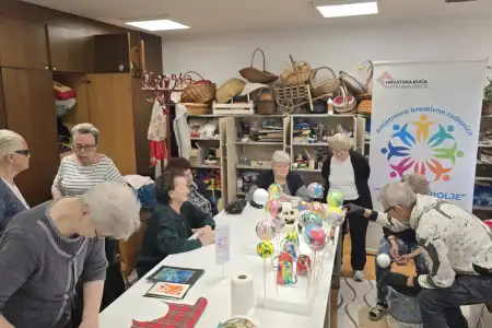 S NAMA JE BOLJE - antistresne kreativne radionice u Domu za starije i nemoćne Trešnjevka