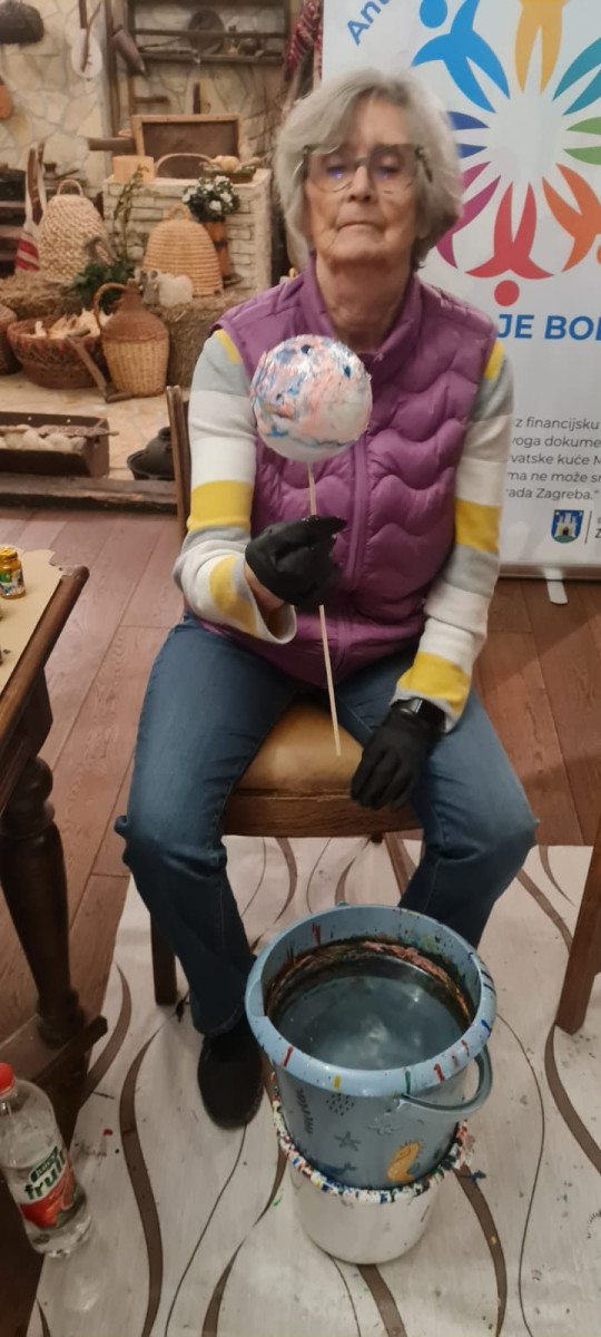 S NAMA JE BOLJE - antistresne kreativne radionice s članicama Udruge umirovljenika Seniori Studentskog grada