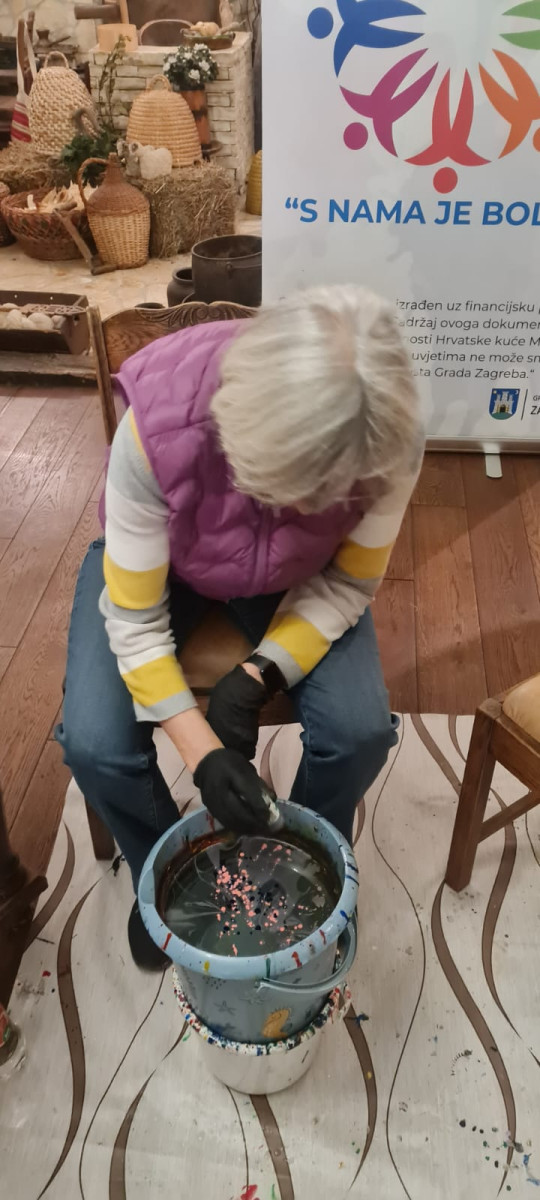 S NAMA JE BOLJE - antistresne kreativne radionice s članicama Udruge umirovljenika Seniori Studentskog grada