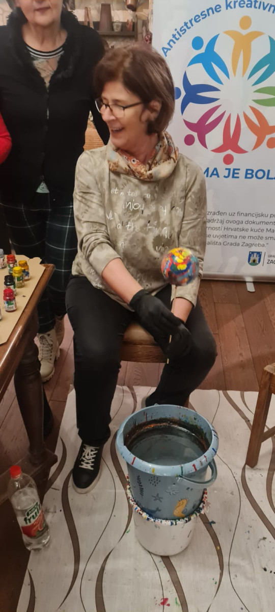 S NAMA JE BOLJE - antistresne kreativne radionice s članicama Udruge umirovljenika Seniori Studentskog grada