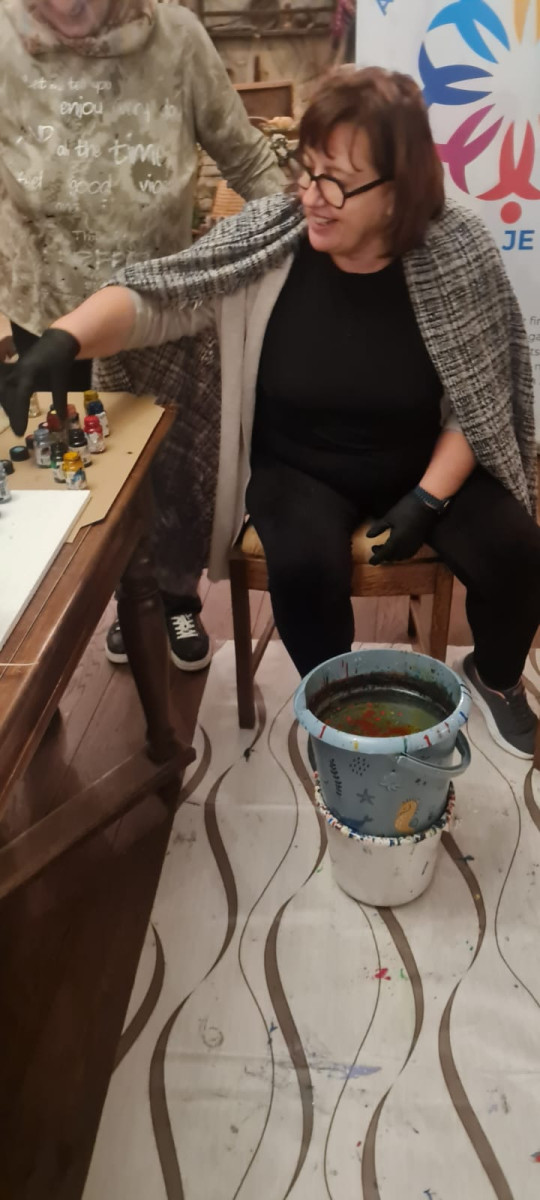 S NAMA JE BOLJE - antistresne kreativne radionice s članicama Udruge umirovljenika Seniori Studentskog grada