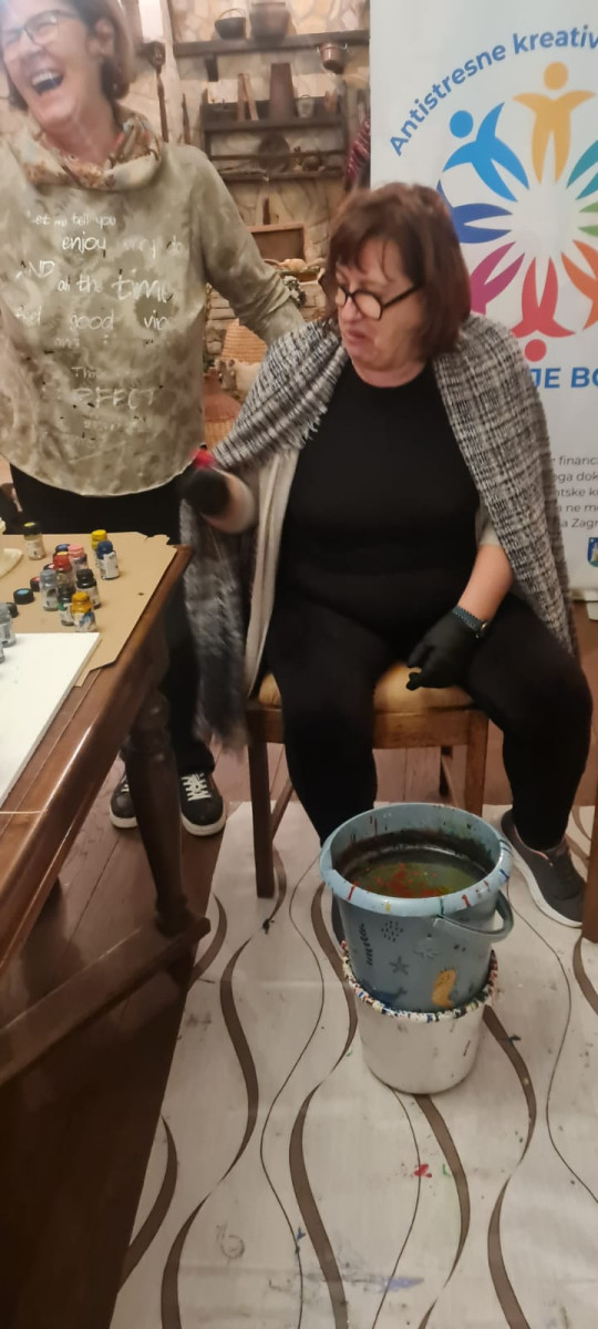 S NAMA JE BOLJE - antistresne kreativne radionice s članicama Udruge umirovljenika Seniori Studentskog grada