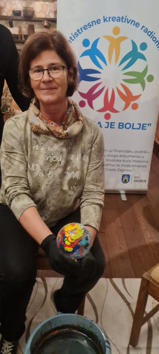 S NAMA JE BOLJE - antistresne kreativne radionice s članicama Udruge umirovljenika Seniori Studentskog grada