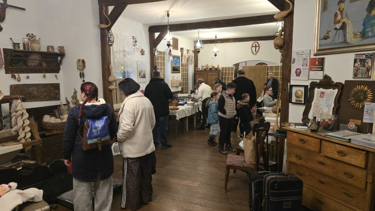 ''Hrvatski eno-gastro advent u Hrvatskoj kući"