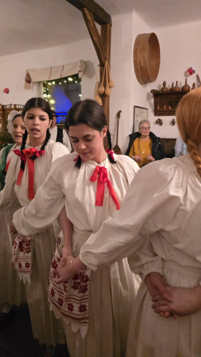 ''Hrvatski eno-gastro advent u Hrvatskoj kući"