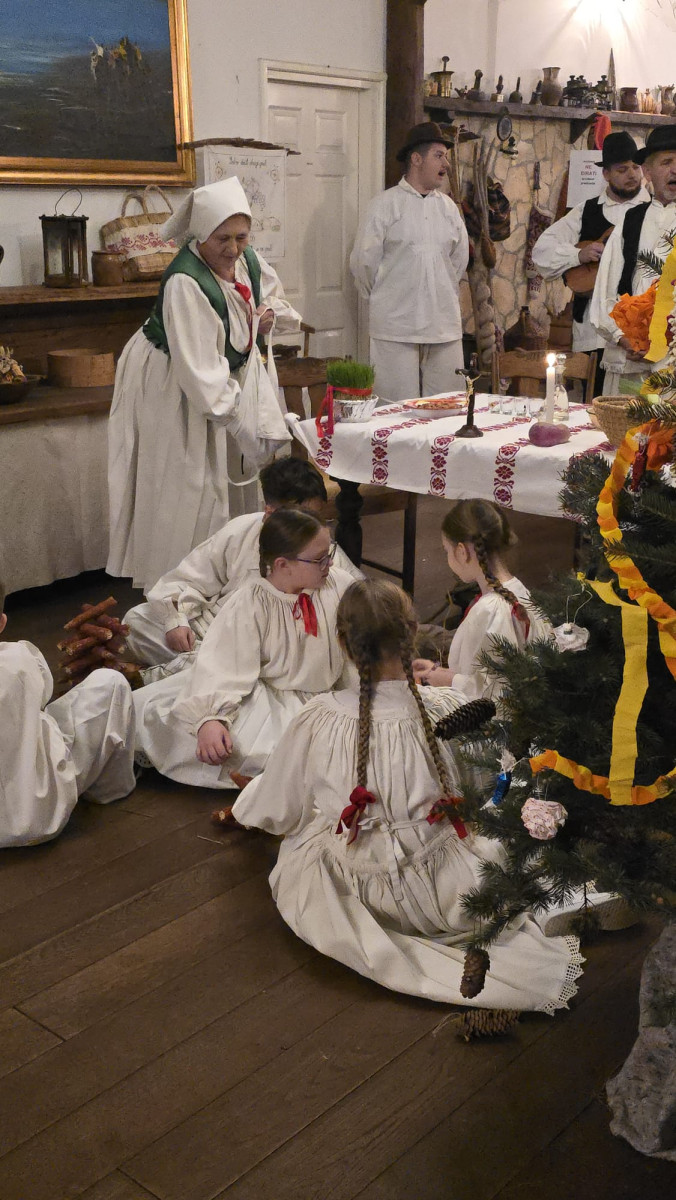 ''Hrvatski eno-gastro advent u Hrvatskoj kući"