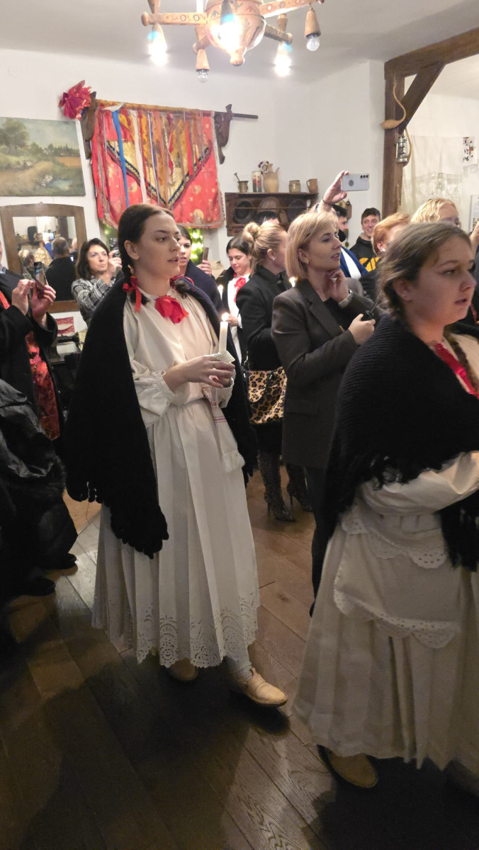 ''Hrvatski eno-gastro advent u Hrvatskoj kući"