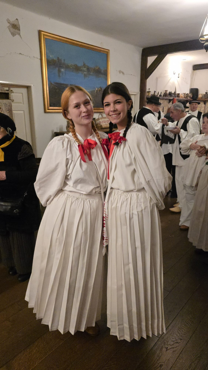 ''Hrvatski eno-gastro advent u Hrvatskoj kući"