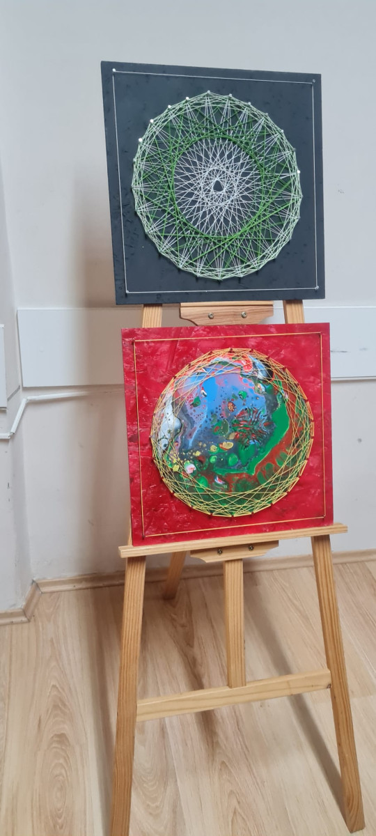 Kreativnost kao terapija: prva izložba radova polaznika radionica „S nama je bolje“