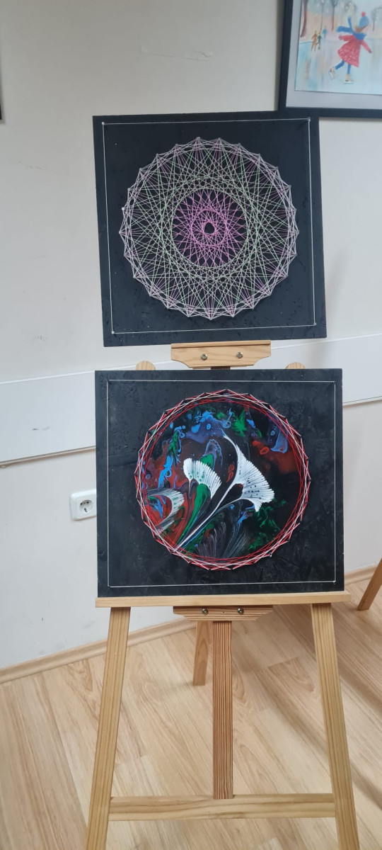 Kreativnost kao terapija: prva izložba radova polaznika radionica „S nama je bolje“