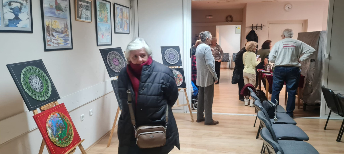 Kreativnost kao terapija: prva izložba radova polaznika radionica „S nama je bolje“