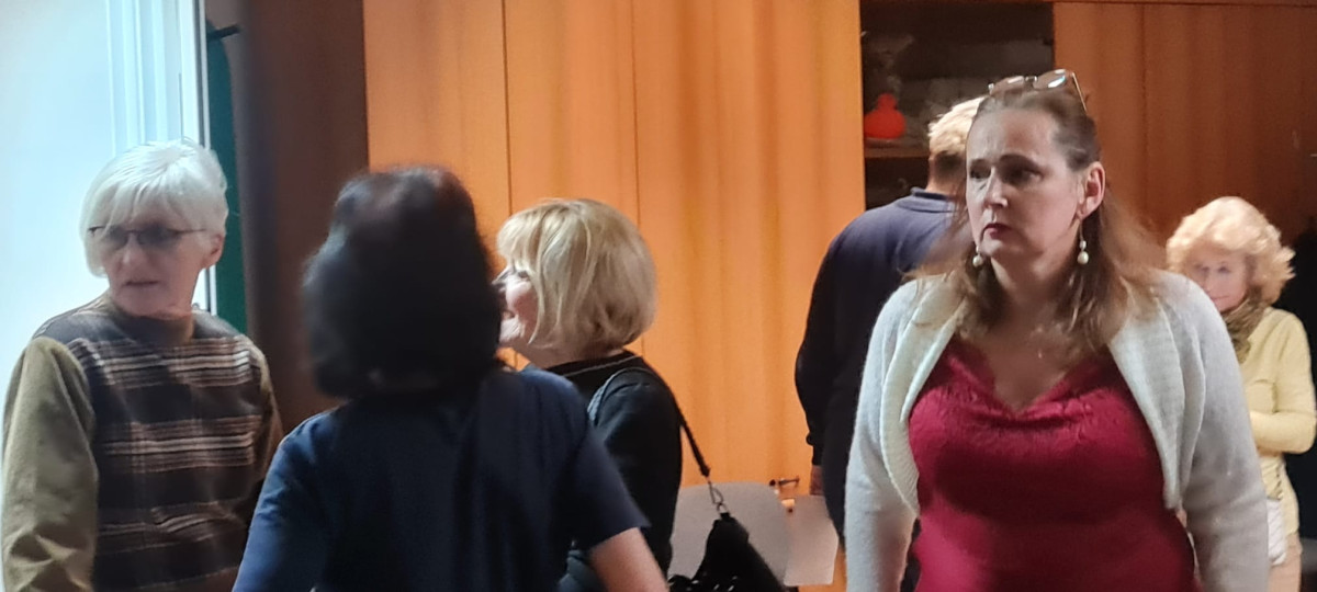 Kreativnost kao terapija: prva izložba radova polaznika radionica „S nama je bolje“