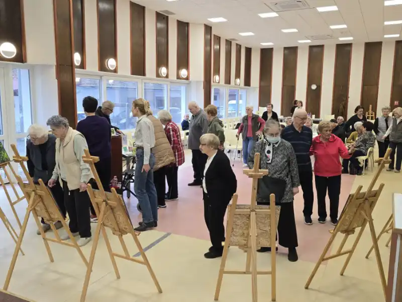 Kreativnost kao terapija: 2. izložba radova polaznika radionica „S nama je bolje“