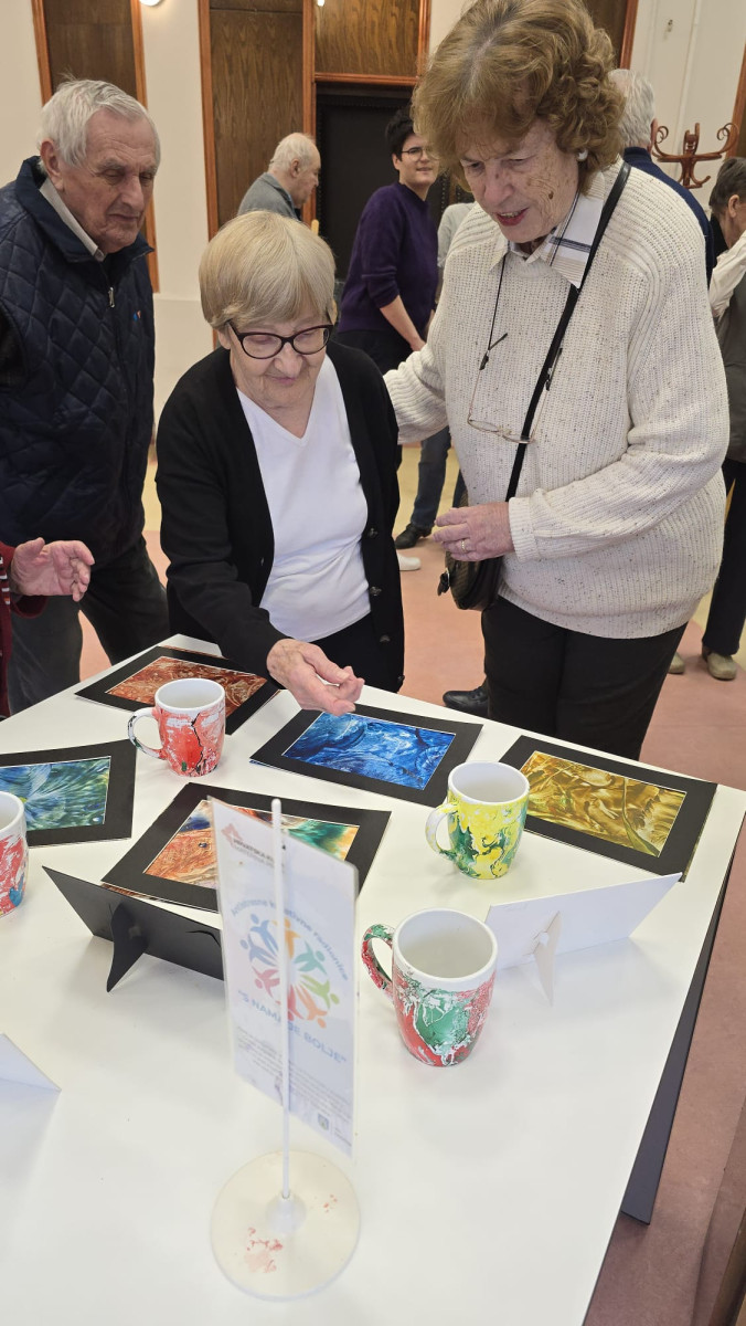 Kreativnost kao terapija: 2. izložba radova polaznika radionica „S nama je bolje“