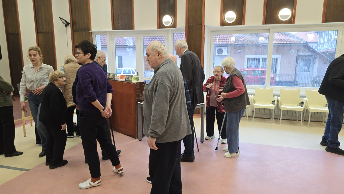 Kreativnost kao terapija: 2. izložba radova polaznika radionica „S nama je bolje“