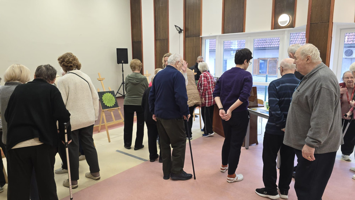 Kreativnost kao terapija: 2. izložba radova polaznika radionica „S nama je bolje“