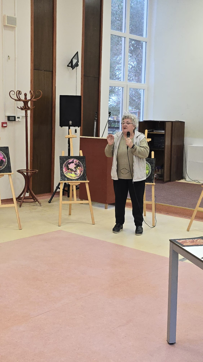 Kreativnost kao terapija: 2. izložba radova polaznika radionica „S nama je bolje“