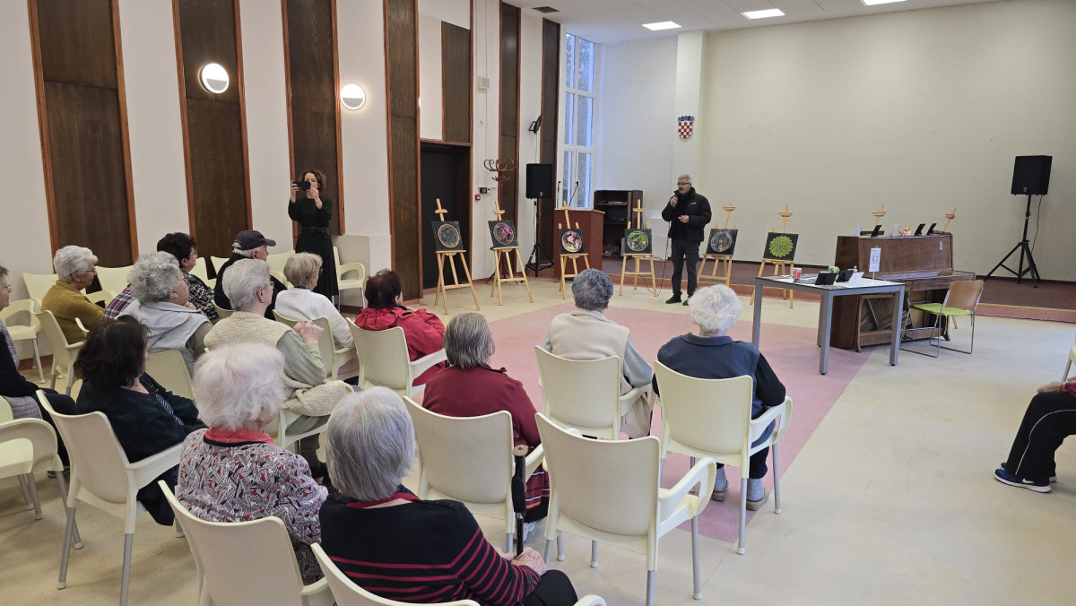 Kreativnost kao terapija: 2. izložba radova polaznika radionica „S nama je bolje“