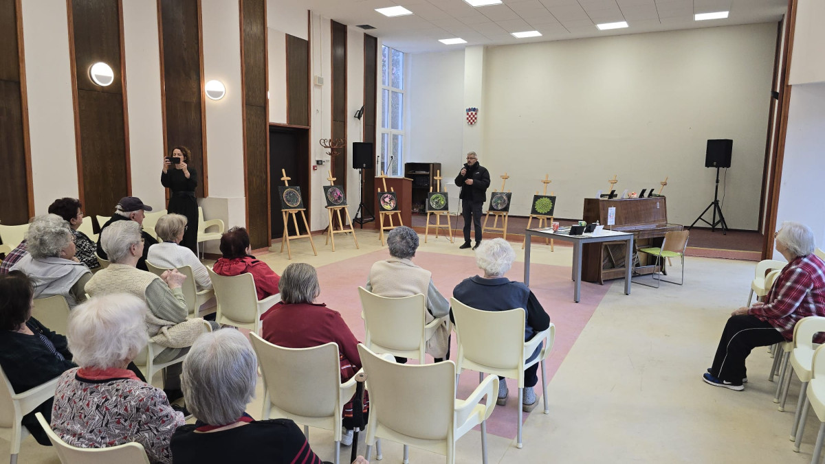 Kreativnost kao terapija: 2. izložba radova polaznika radionica „S nama je bolje“