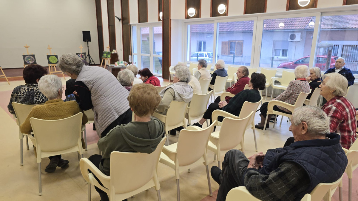 Kreativnost kao terapija: 2. izložba radova polaznika radionica „S nama je bolje“