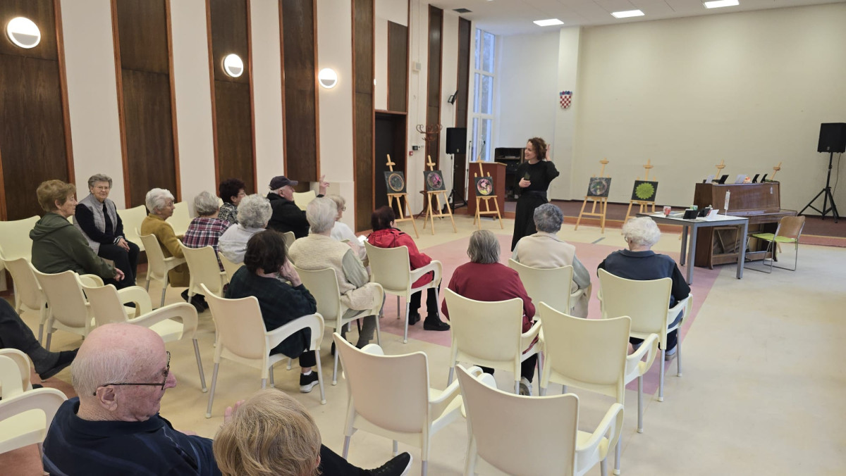 Kreativnost kao terapija: 2. izložba radova polaznika radionica „S nama je bolje“