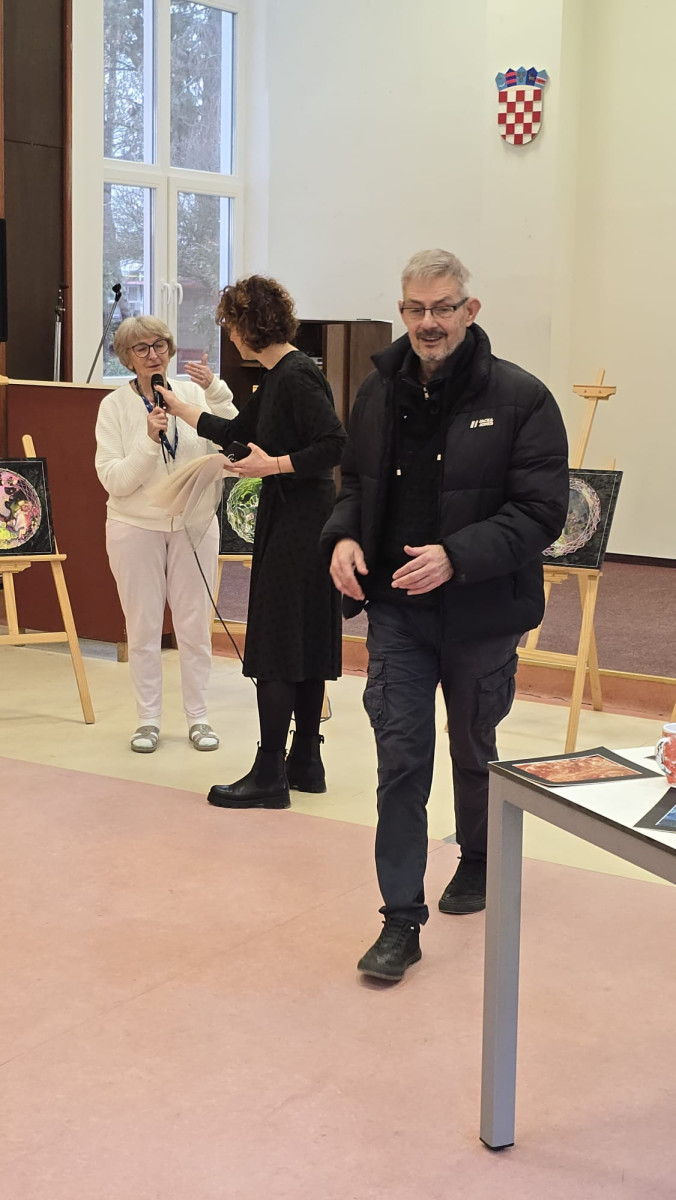 Kreativnost kao terapija: 2. izložba radova polaznika radionica „S nama je bolje“