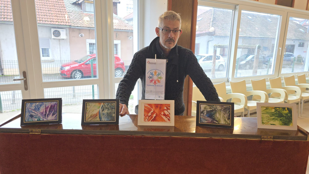 Kreativnost kao terapija: 2. izložba radova polaznika radionica „S nama je bolje“