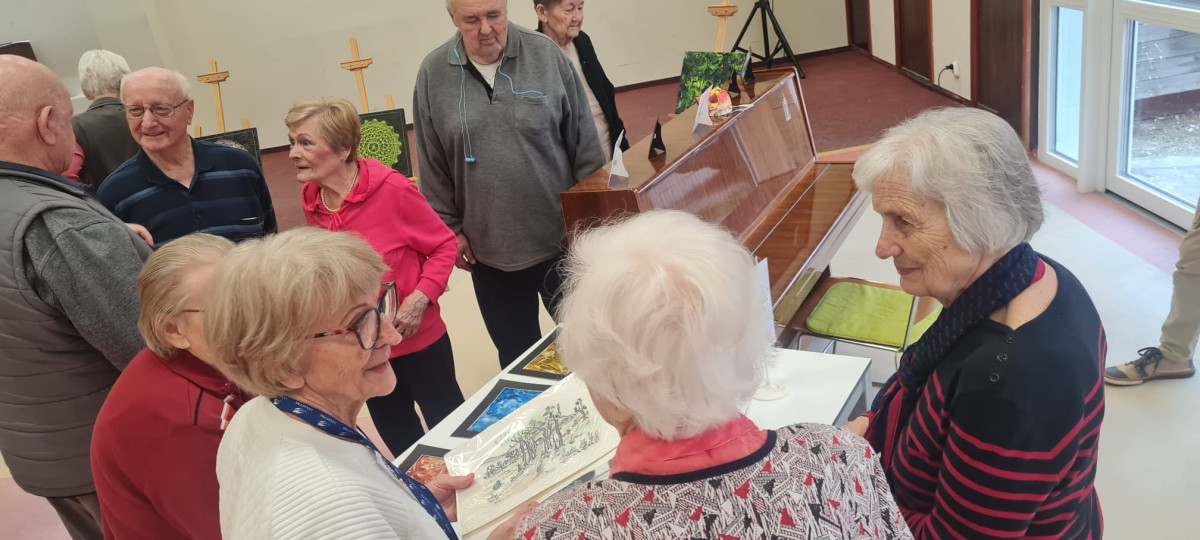 Kreativnost kao terapija: 2. izložba radova polaznika radionica „S nama je bolje“