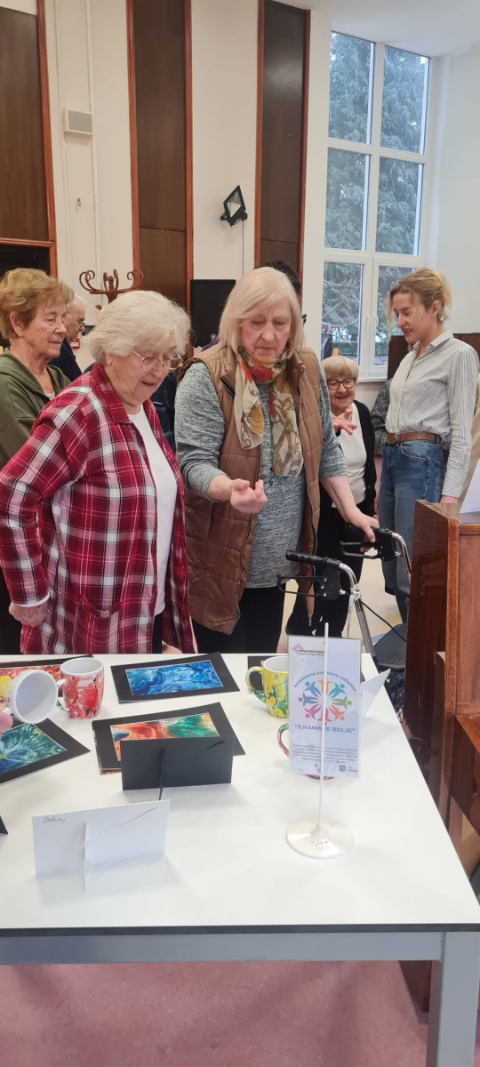 Kreativnost kao terapija: 2. izložba radova polaznika radionica „S nama je bolje“