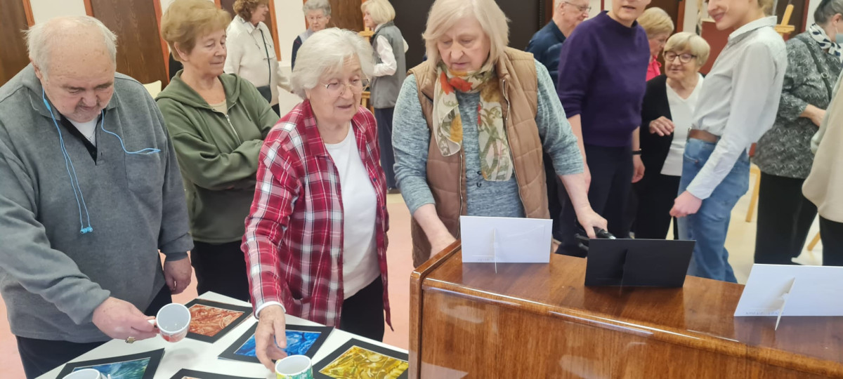 Kreativnost kao terapija: 2. izložba radova polaznika radionica „S nama je bolje“