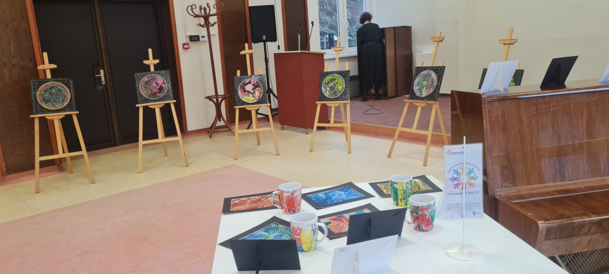 Kreativnost kao terapija: 2. izložba radova polaznika radionica „S nama je bolje“